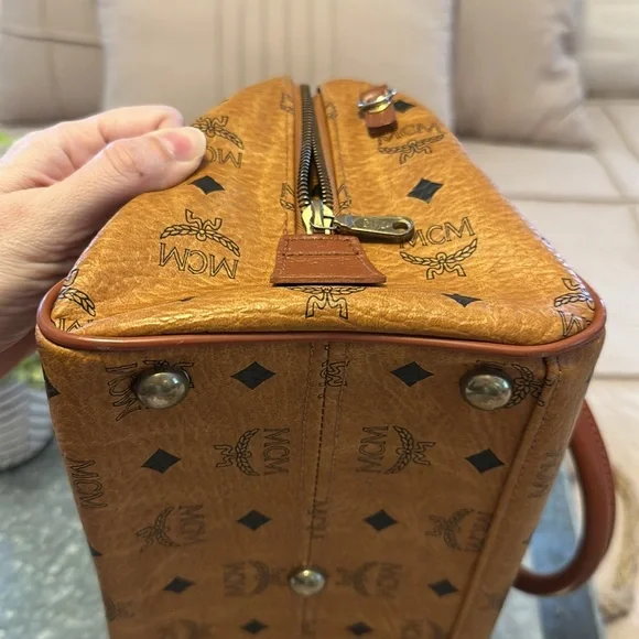 MCM Boston Bag - Picture 13 of 16